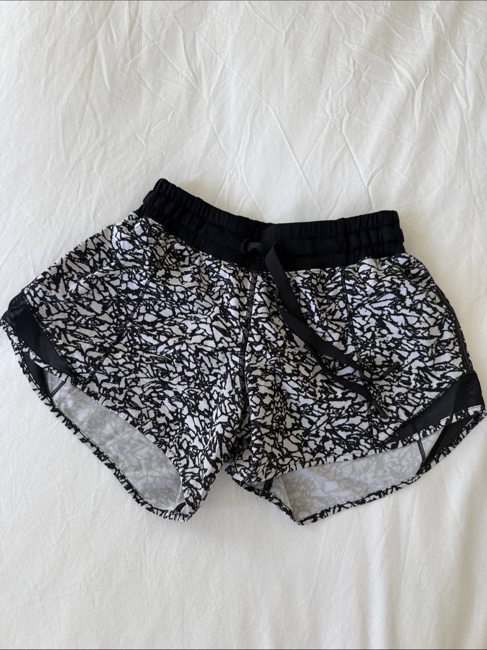 Lululemon Women's Black & White Patterned Running Shorts